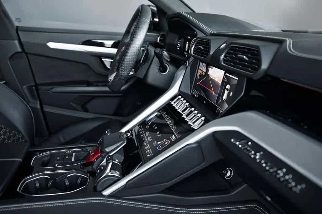 Lamborghini Urus - Grigio Lynx - B&O - 1.Hand - Unfallfrei 12/2018-photo-22