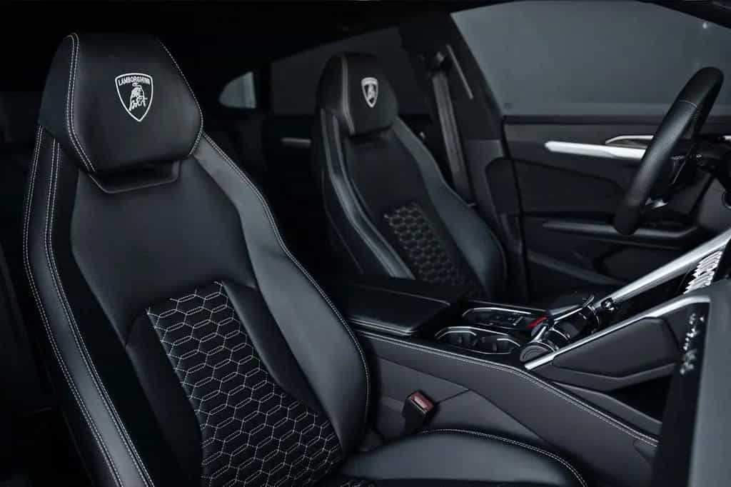 Lamborghini Urus - Grigio Lynx - B&O - 1.Hand - Unfallfrei 12/2018-photo-23