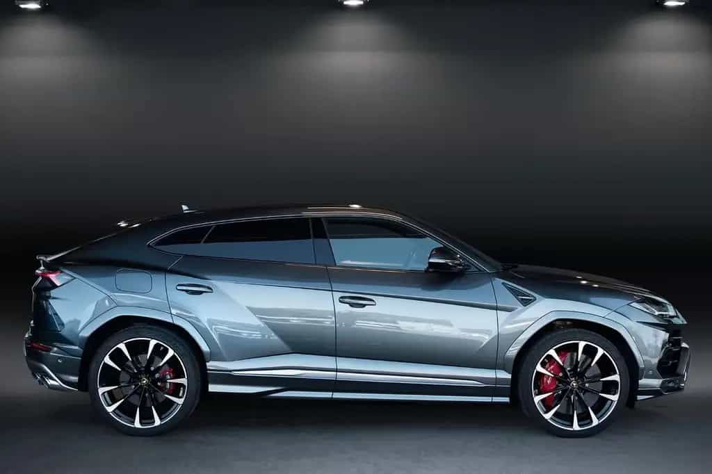 Lamborghini Urus - Grigio Lynx - B&O - 1.Hand - Unfallfrei 12/2018-photo-6