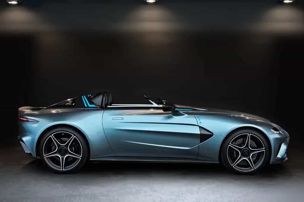 Aston Martin V12 Speedster - Top Gun Maverick - 1 von 88 08/2025-photo-12