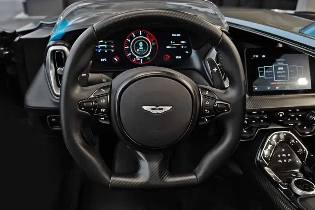 Aston Martin V12 Speedster - Top Gun Maverick - 1 von 88 08/2025-photo-15