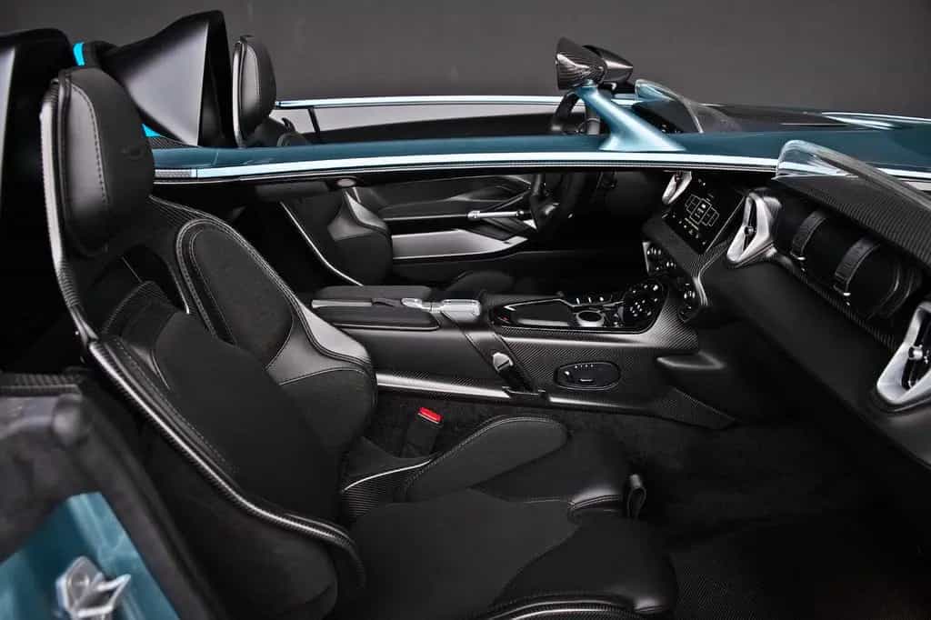 Aston Martin V12 Speedster - Top Gun Maverick - 1 von 88 08/2025-photo-24