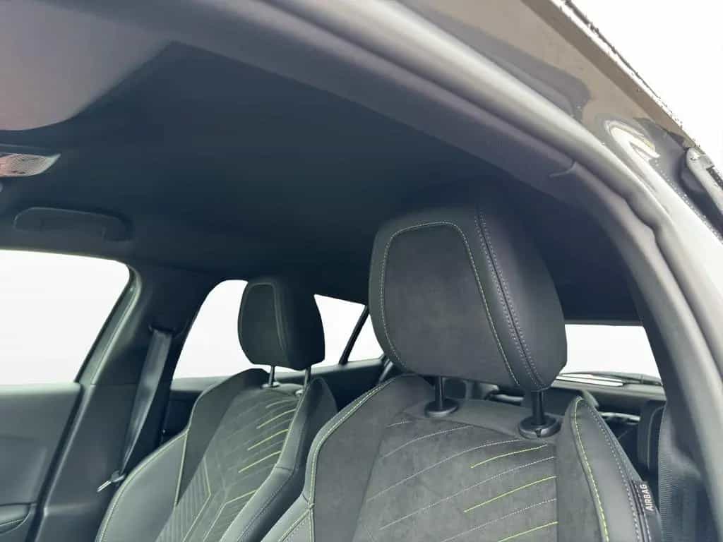 Peugeot 2008 GT HYBRID 145 e-DSC6 07/2025-photo-12