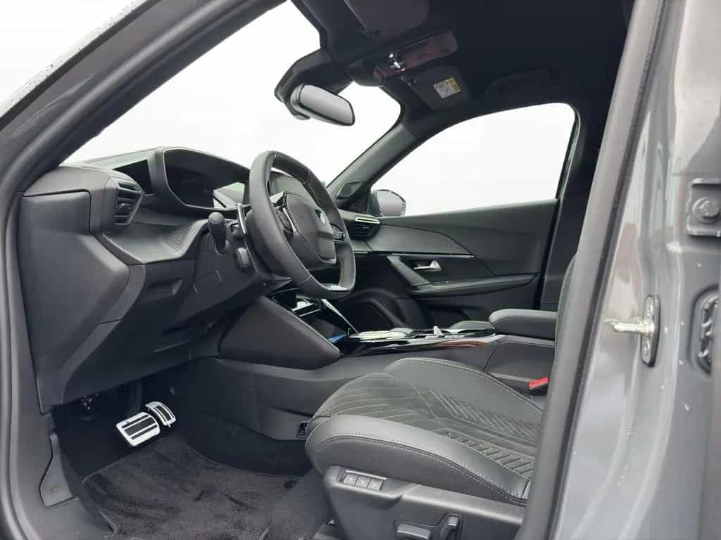 Peugeot 2008 GT HYBRID 145 e-DSC6 07/2025-photo-8