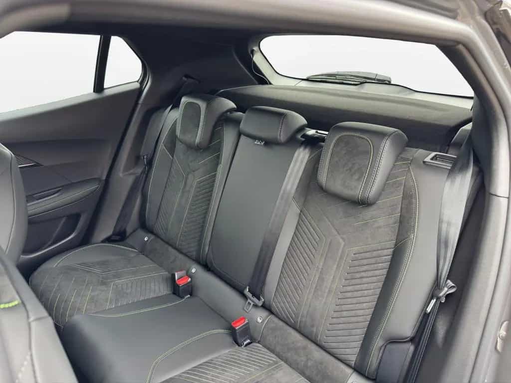 Peugeot 2008 GT HYBRID 145 e-DSC6 07/2025-photo-9