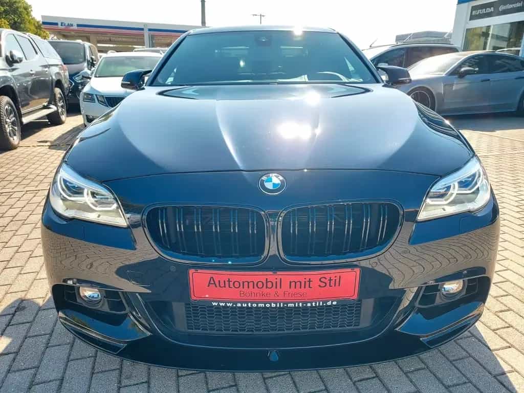 BMW 5 Series 550i Limousine Autom. M-Sport HUD Glasdach H&K 07/2016-photo-1