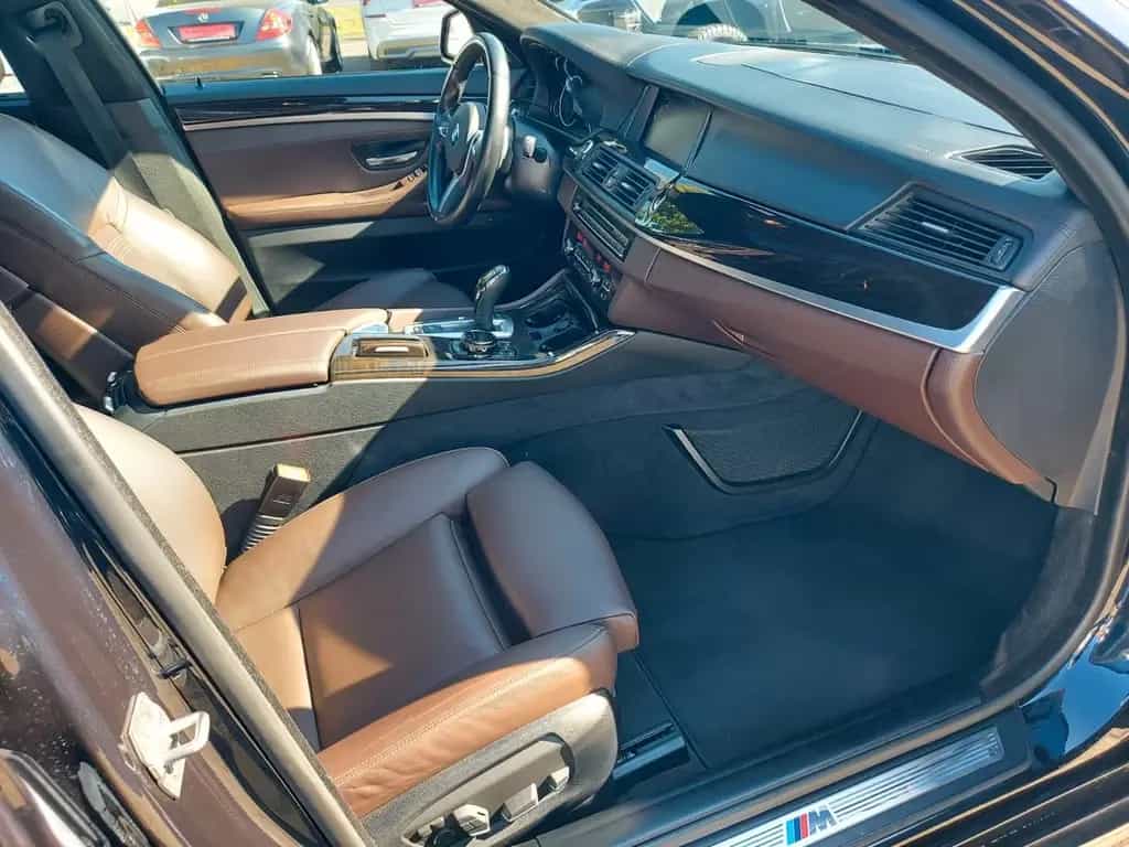 BMW 5 Series 550i Limousine Autom. M-Sport HUD Glasdach H&K 07/2016-photo-18