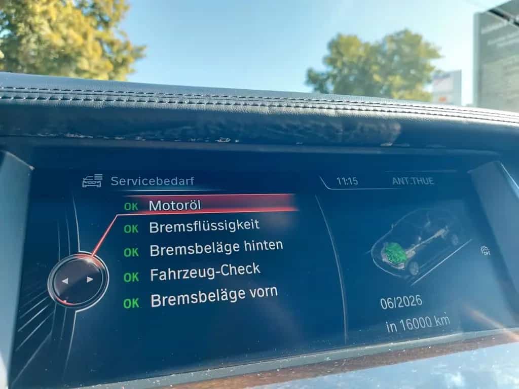BMW 5 Series 550i Limousine Autom. M-Sport HUD Glasdach H&K 07/2016-photo-26