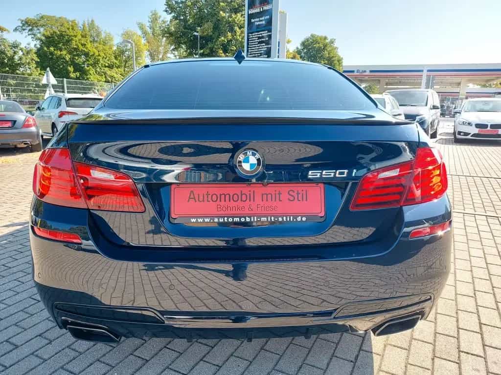 BMW 5 Series 550i Limousine Autom. M-Sport HUD Glasdach H&K 07/2016-photo-4