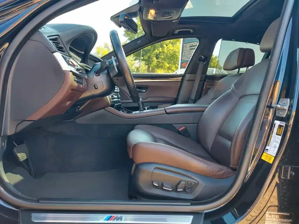 BMW 5 Series 550i Limousine Autom. M-Sport HUD Glasdach H&K 07/2016-photo-9