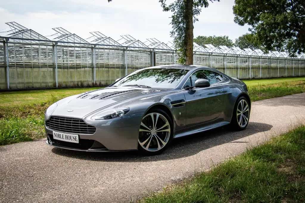 Aston Martin V12 Vantage 6.0 V12 03/2011-photo-0