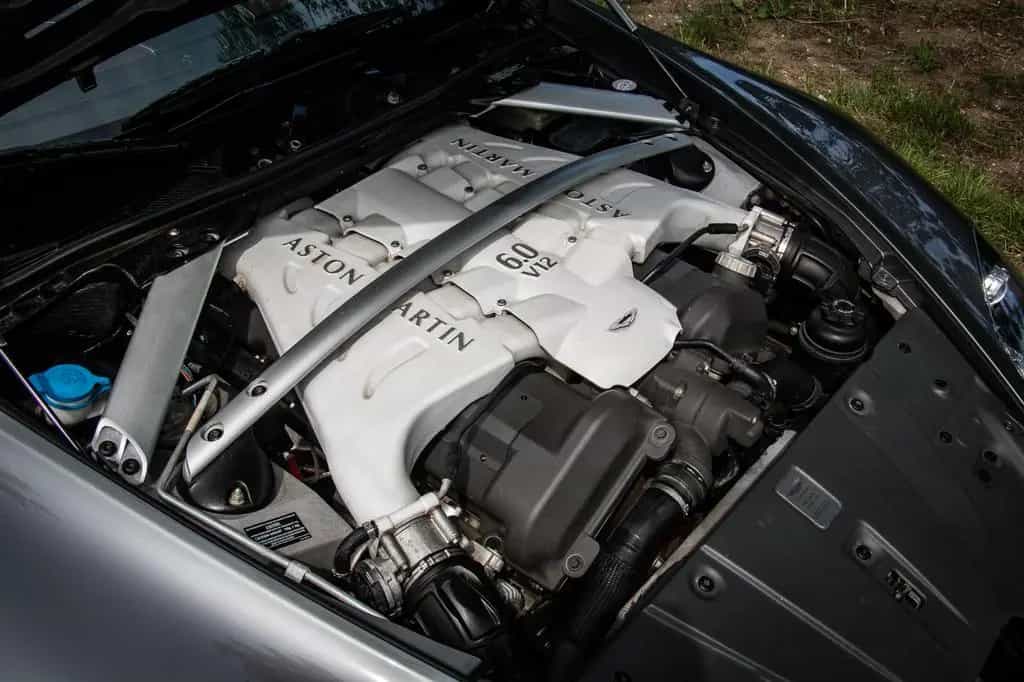 Aston Martin V12 Vantage 6.0 V12 03/2011-photo-14
