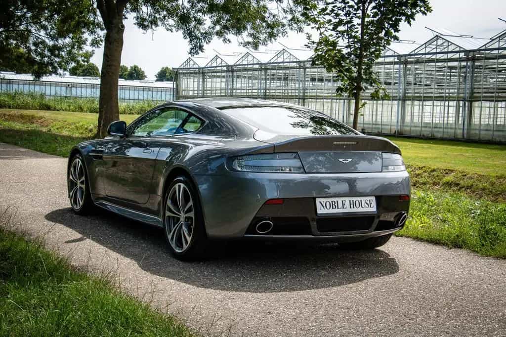 Aston Martin V12 Vantage 6.0 V12 03/2011-photo-2