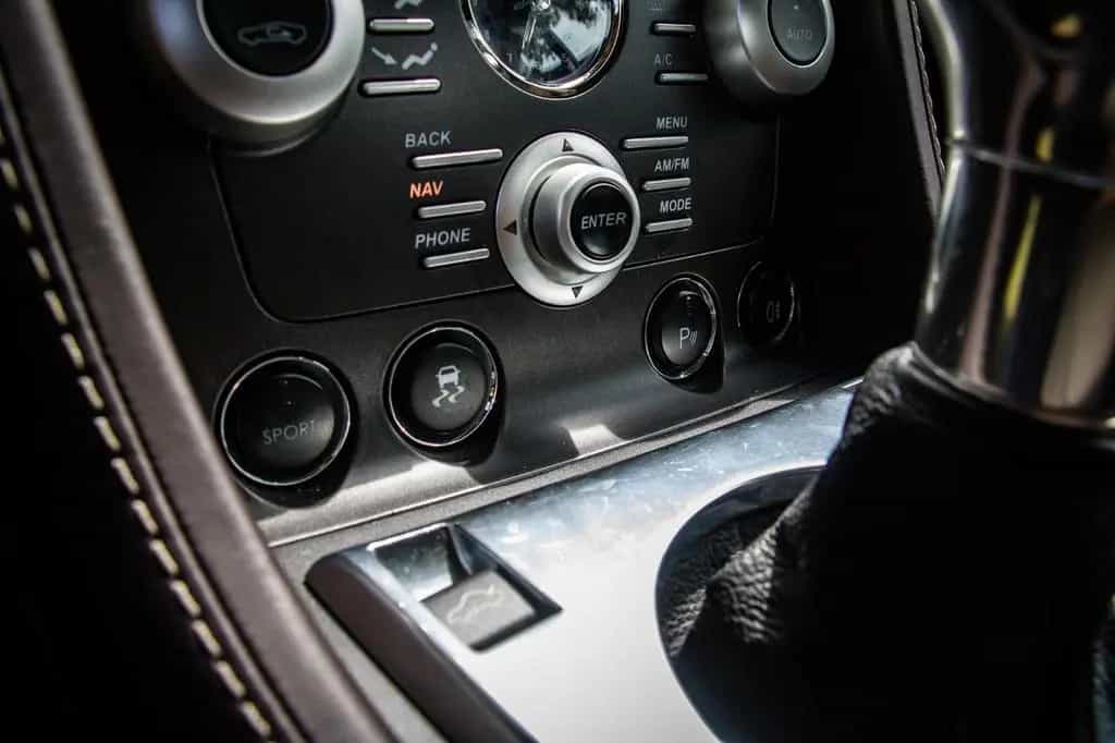 Aston Martin V12 Vantage 6.0 V12 03/2011-photo-7