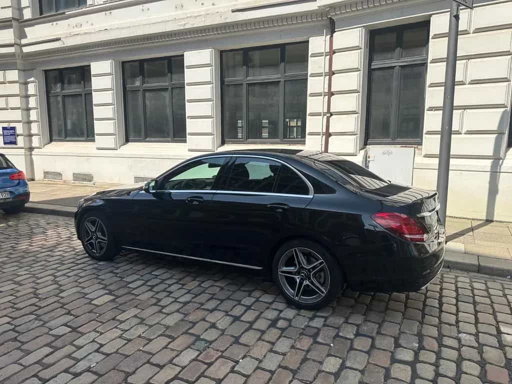 Mercedes-Benz C-Class 300 *Autom. *AMG Felgen *Sitzheizung 02/2017-photo-1
