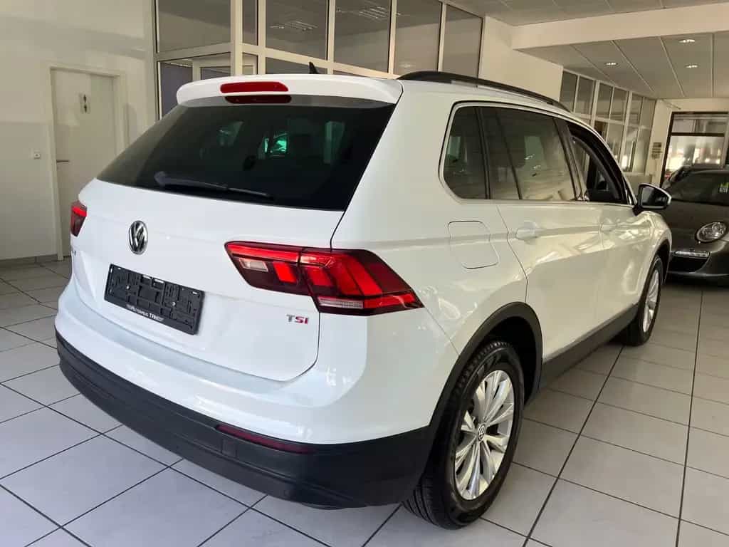 Volkswagen Tiguan 1.4TSI DSG Comfortline *LED*NAVI* 1.HAND* 07/2016-photo-4