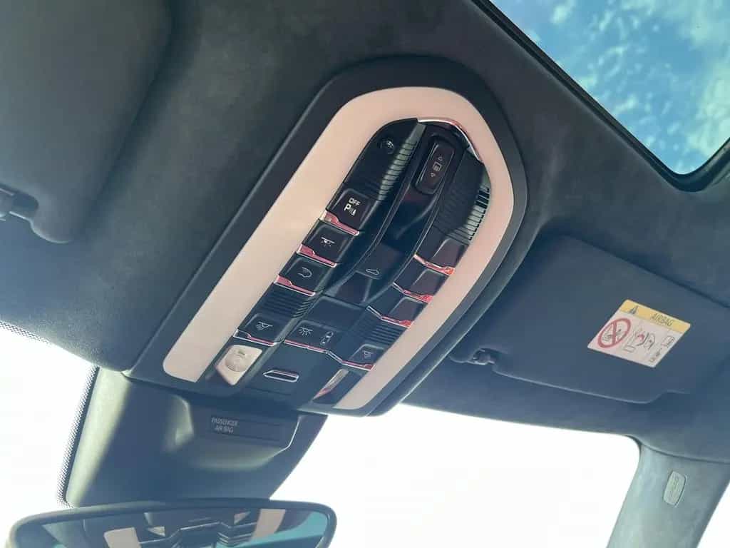 Porsche Macan Turbo+LED+Leder+Bose+Kamera 03/2018-photo-23