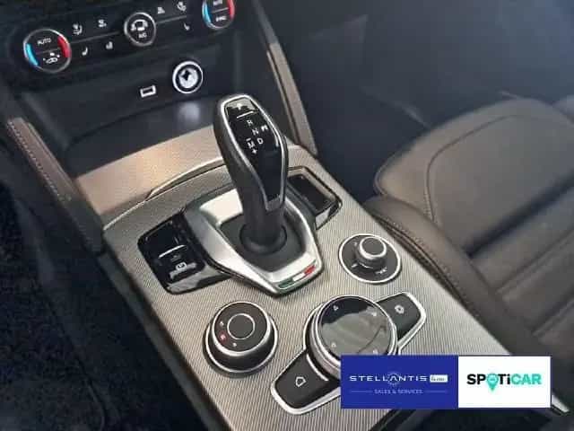 Alfa Romeo Stelvio 2.0 Veloce Q Navi Kamera LED 05/2024-photo-18