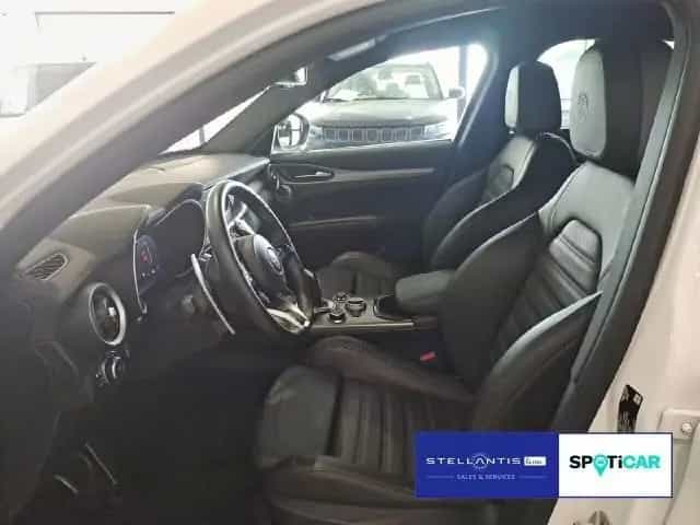 Alfa Romeo Stelvio 2.0 Veloce Q Navi Kamera LED 05/2024-photo-8