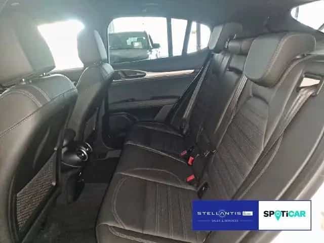 Alfa Romeo Stelvio 2.0 Veloce Q Navi Kamera LED 05/2024-photo-9