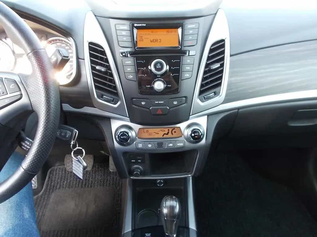 Ssangyong Korando 2.2 TD, 2WD, AHK 2.000 KG, Sitzheizung 03/2018-photo-20