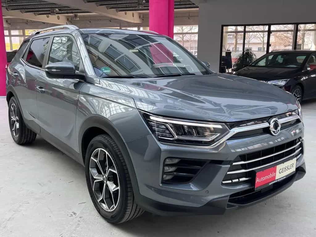 Ssangyong Korando Sapphire 4x2 LED+Leder+ACC+AHK 07/2020-photo-1