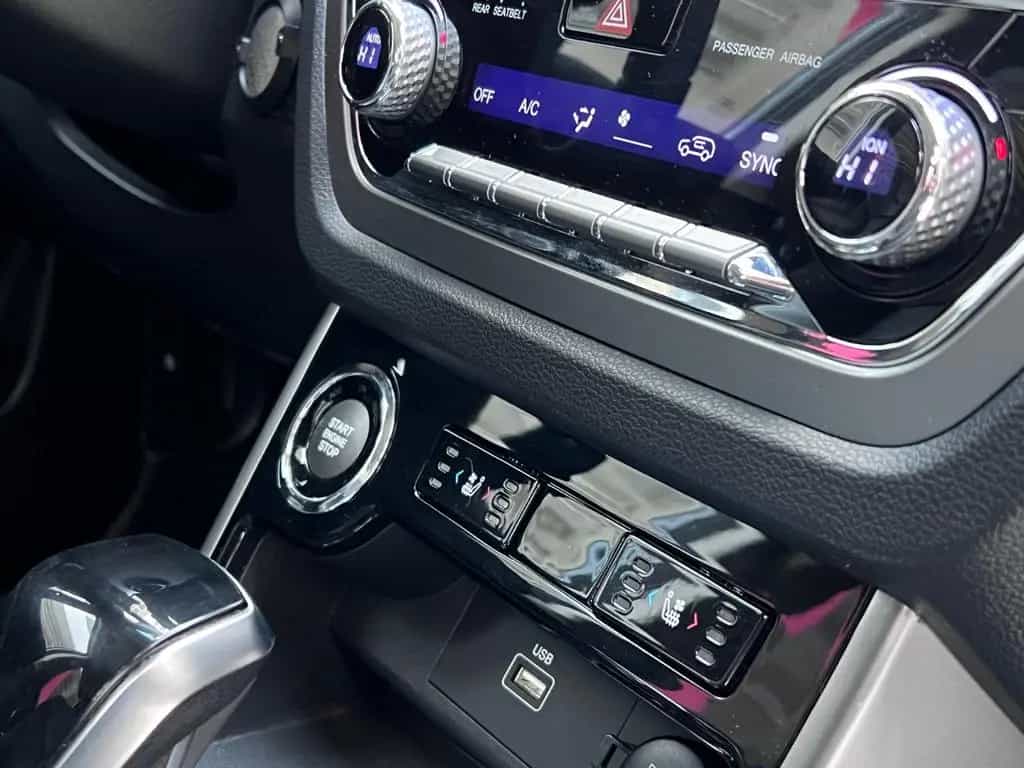 Ssangyong Korando Sapphire 4x2 LED+Leder+ACC+AHK 07/2020-photo-12