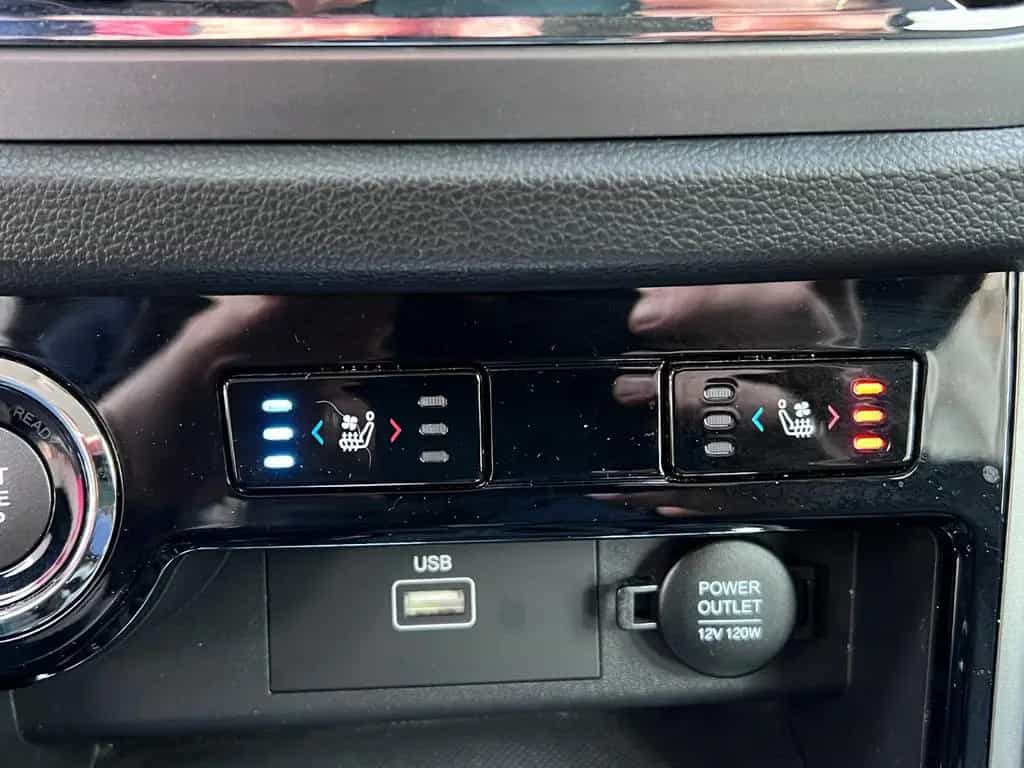 Ssangyong Korando Sapphire 4x2 LED+Leder+ACC+AHK 07/2020-photo-17