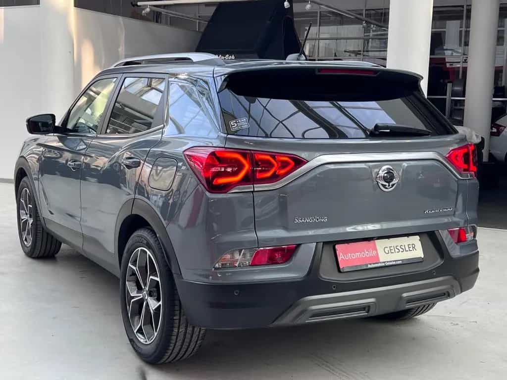 Ssangyong Korando Sapphire 4x2 LED+Leder+ACC+AHK 07/2020-photo-3
