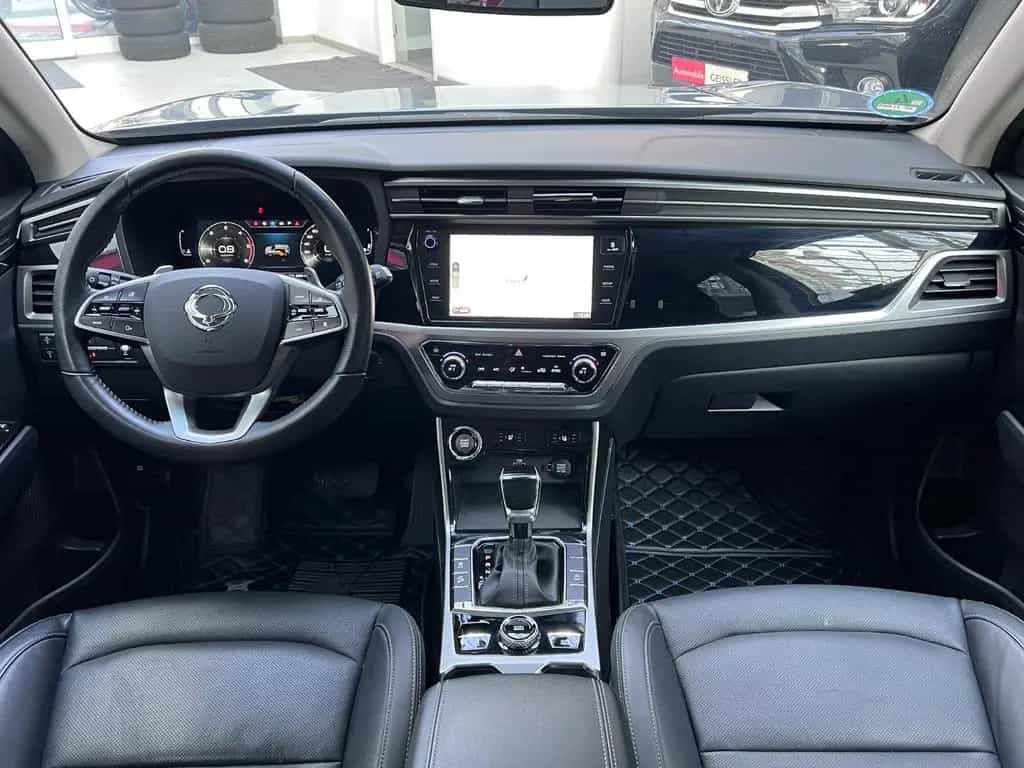Ssangyong Korando Sapphire 4x2 LED+Leder+ACC+AHK 07/2020-photo-6