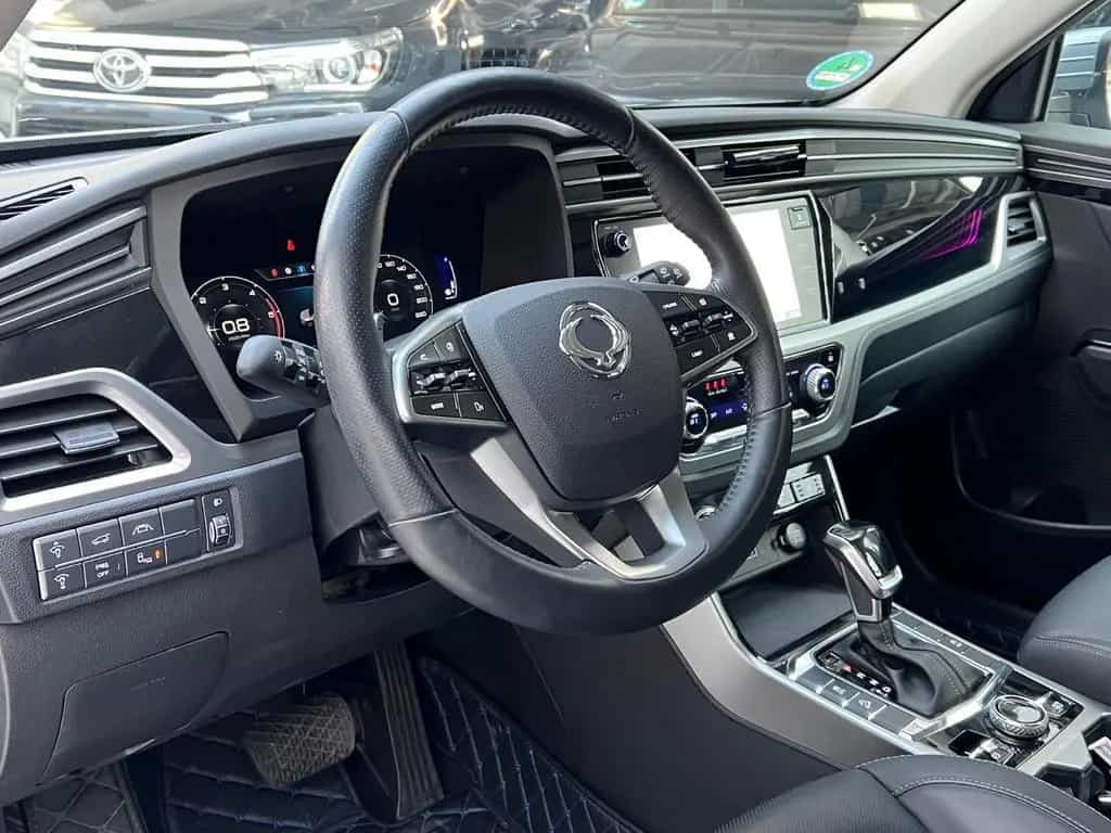 Ssangyong Korando Sapphire 4x2 LED+Leder+ACC+AHK 07/2020-photo-9