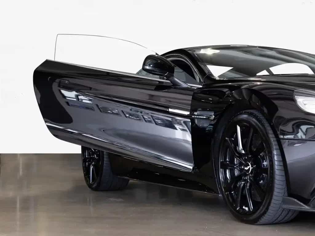 Aston Martin Vanquish S Coupe Aston Martin Hamburg 01/2018-photo-25