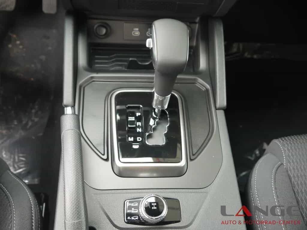 KGM Musso Grand 2.2 e-XDi AWD Bliss Temp Tel.-Vorb. null-photo-11