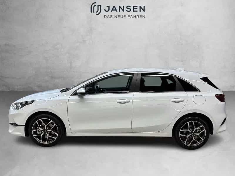 Kia Ceed Ultimate Edition 1.5T 48V DCT 03/2025-photo-0