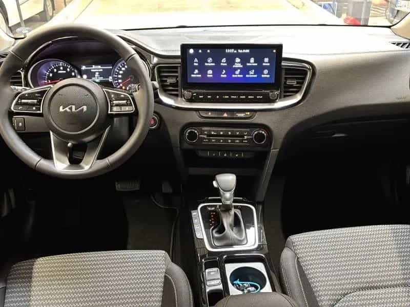 Kia Ceed Ultimate Edition 1.5T 48V DCT 03/2025-photo-11