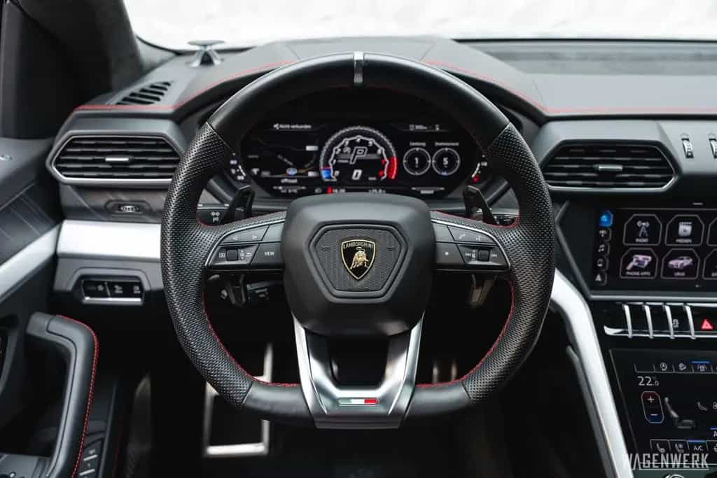Lamborghini Urus 1.HAND FULL-ADAS 22ZOLL B&O Q-CITURA PANORA 04/2019-photo-18