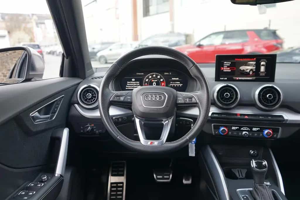 Audi SQ2 2.0 TFSI quattro LED Navi ACC Kamera PDC 02/2021-photo-10