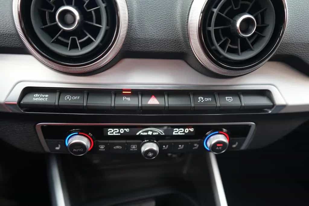 Audi SQ2 2.0 TFSI quattro LED Navi ACC Kamera PDC 02/2021-photo-12