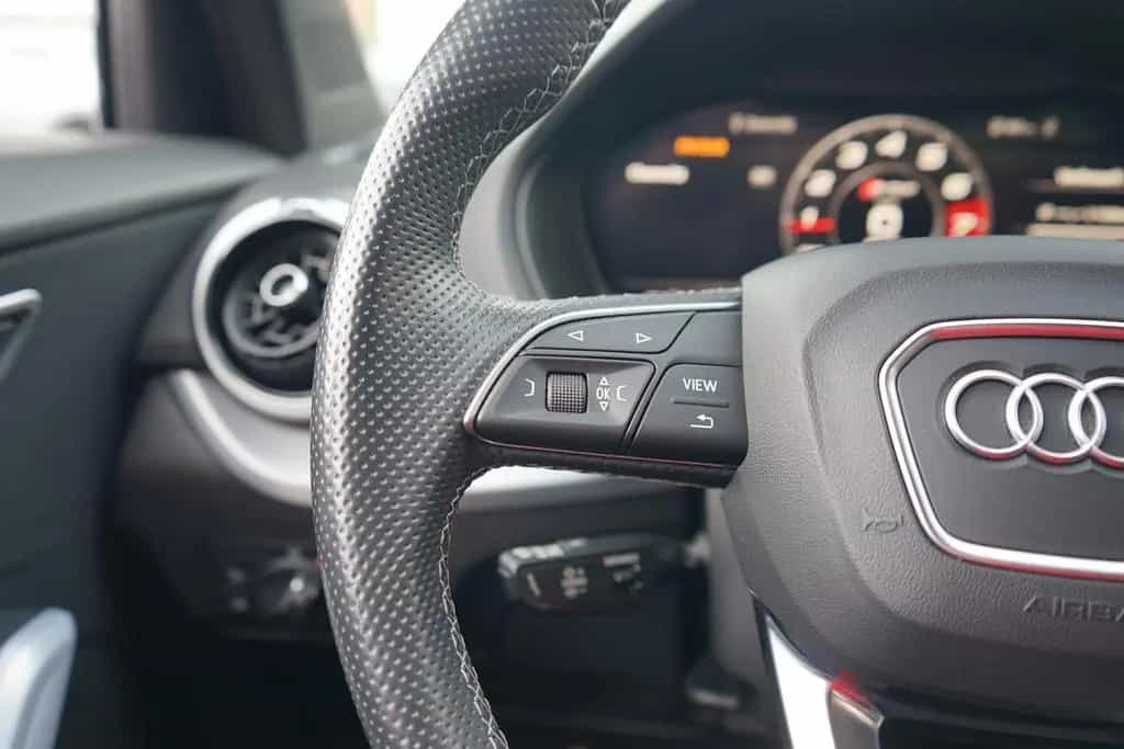 Audi SQ2 2.0 TFSI quattro LED Navi ACC Kamera PDC 02/2021-photo-17