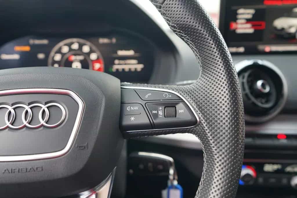 Audi SQ2 2.0 TFSI quattro LED Navi ACC Kamera PDC 02/2021-photo-18
