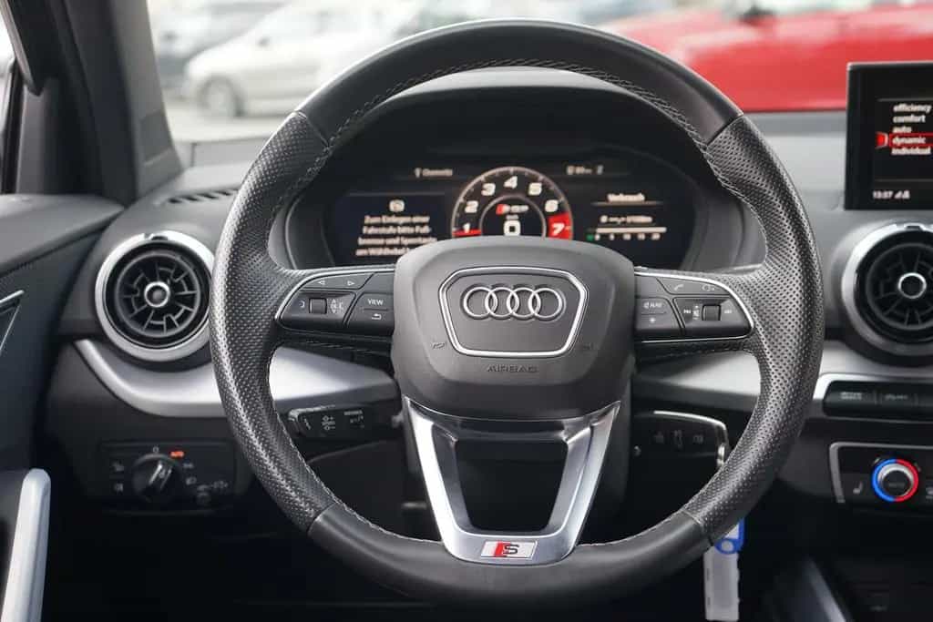 Audi SQ2 2.0 TFSI quattro LED Navi ACC Kamera PDC 02/2021-photo-23