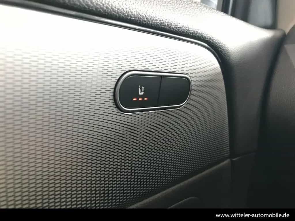 Mercedes-Benz GLA 200 Style AHK/LED/MBUX/SHZ/AMBIENTE/7G-DCT 05/2022-photo-22