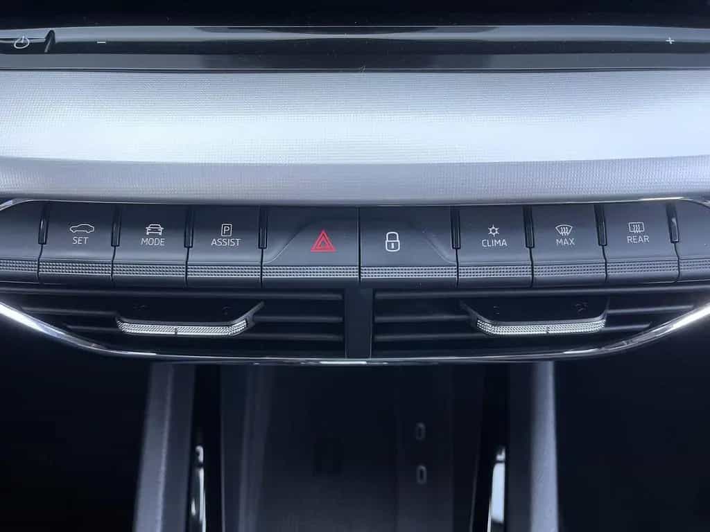 Skoda Octavia Combi 2,0 TDI DSG Style LED HUD PANO NAV 03/2023-photo-31