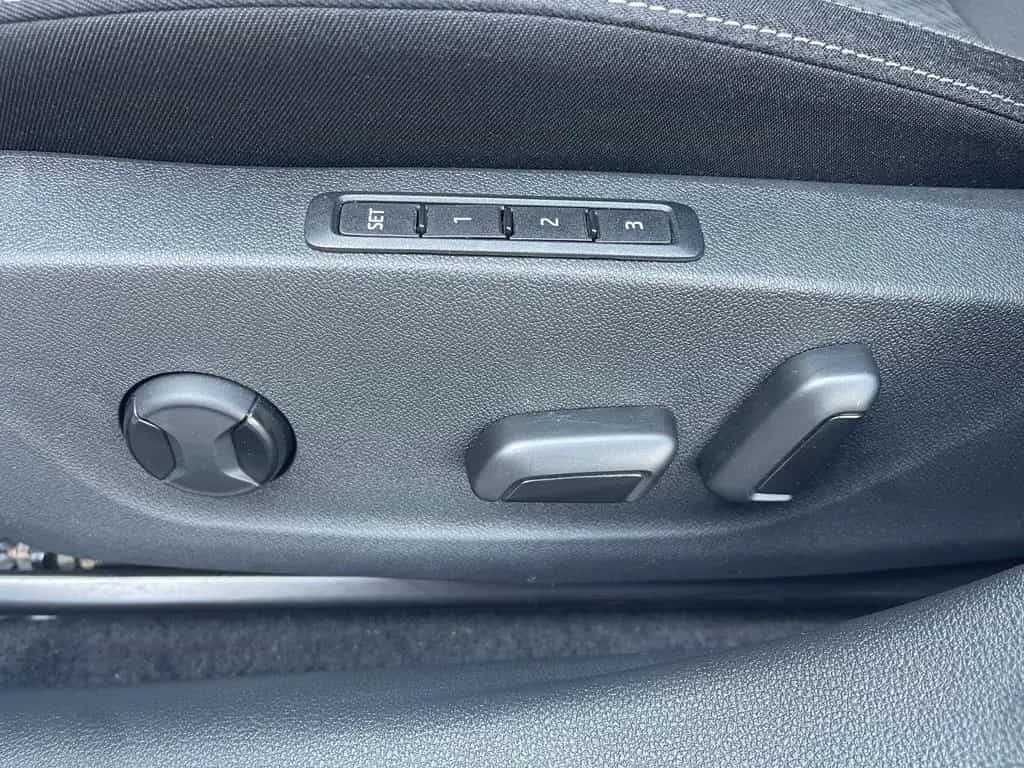 Skoda Octavia Combi 2,0 TDI DSG Style LED HUD PANO NAV 03/2023-photo-36
