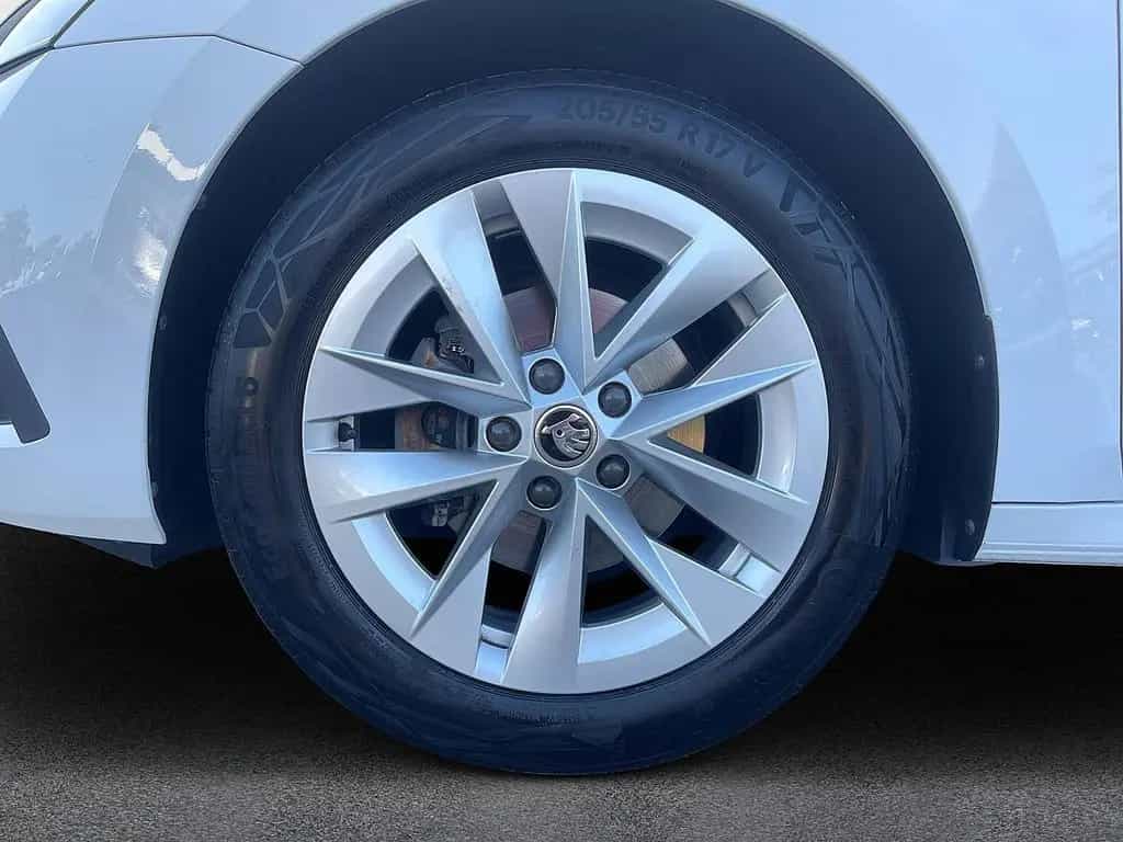 Skoda Octavia Combi 2,0 TDI DSG Style LED HUD PANO NAV 03/2023-photo-43
