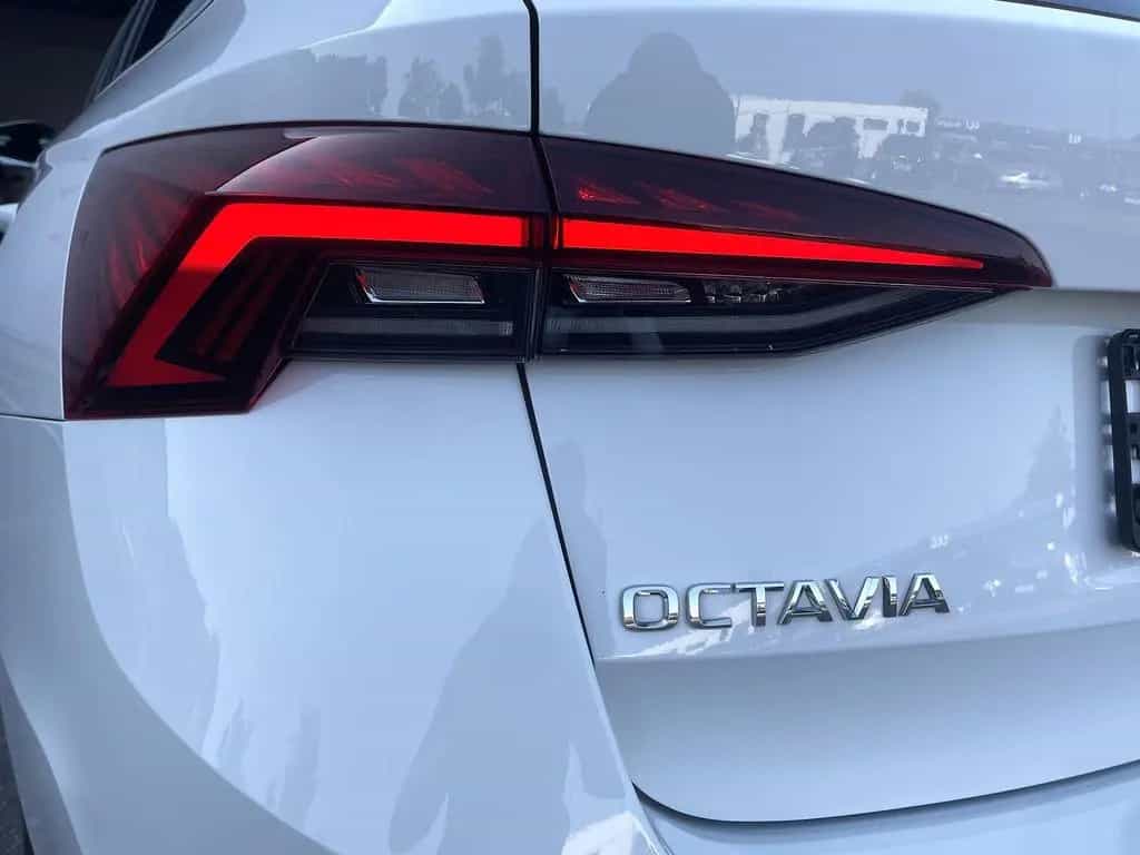 Skoda Octavia Combi 2,0 TDI DSG Style LED HUD PANO NAV 03/2023-photo-47