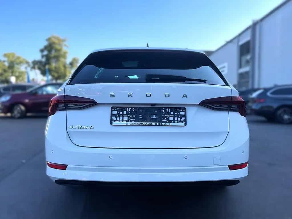 Skoda Octavia Combi 2,0 TDI DSG Style LED HUD PANO NAV 03/2023-photo-5