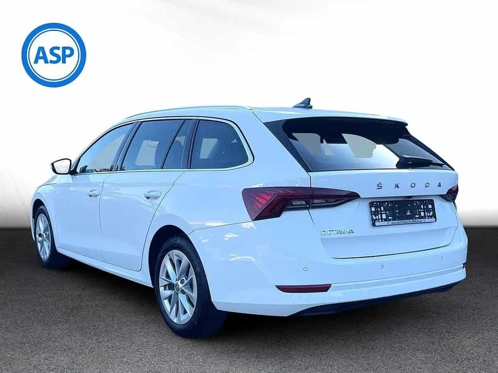 Skoda Octavia Combi 2,0 TDI DSG Style LED HUD PANO NAV 03/2023-photo-6