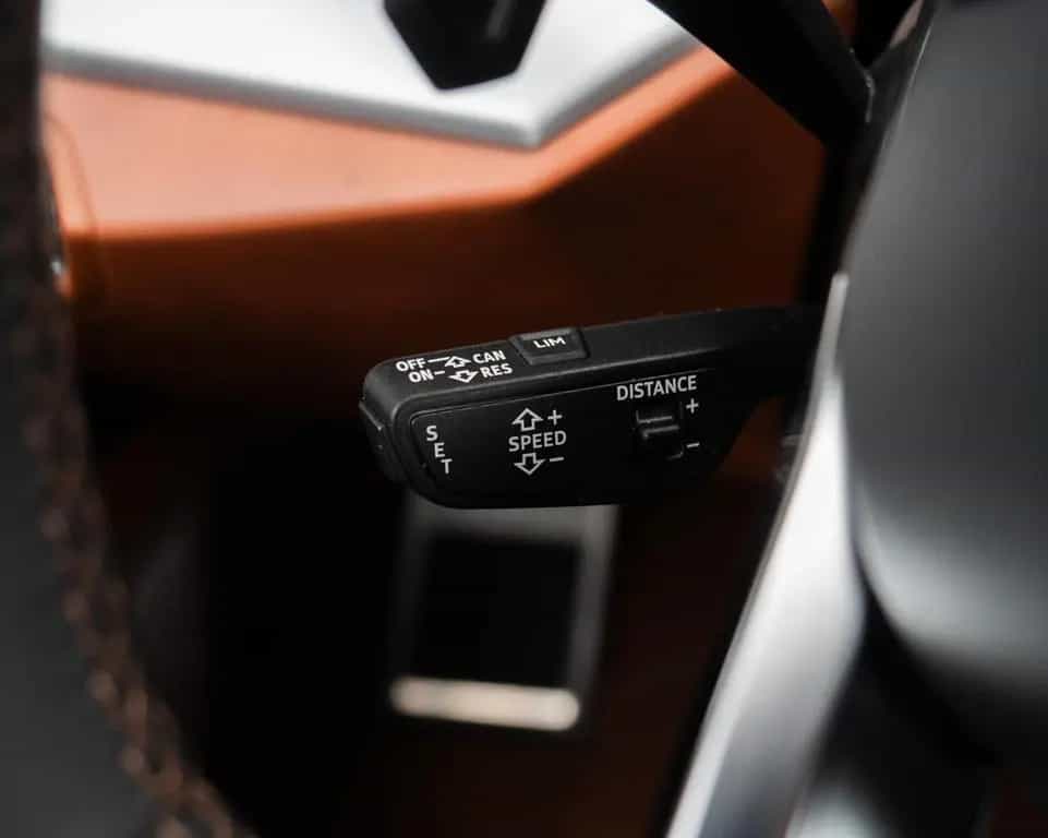 Lamborghini Urus *B&O*CARBON*HUD*AKRAPOVIC*CERAMIC*NIGHT 07/2020-photo-17