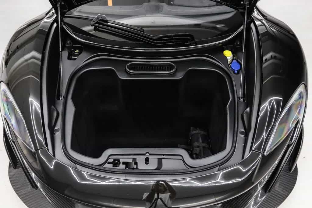 McLaren 675LT Coupe Scheckheft Carbondach 06/2016-photo-11